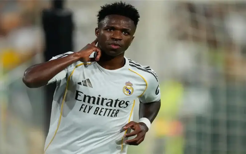 فينيسيوس يعلق على مستقبله مع ريال مدريد .. ويناقش علاقته مع مبابي